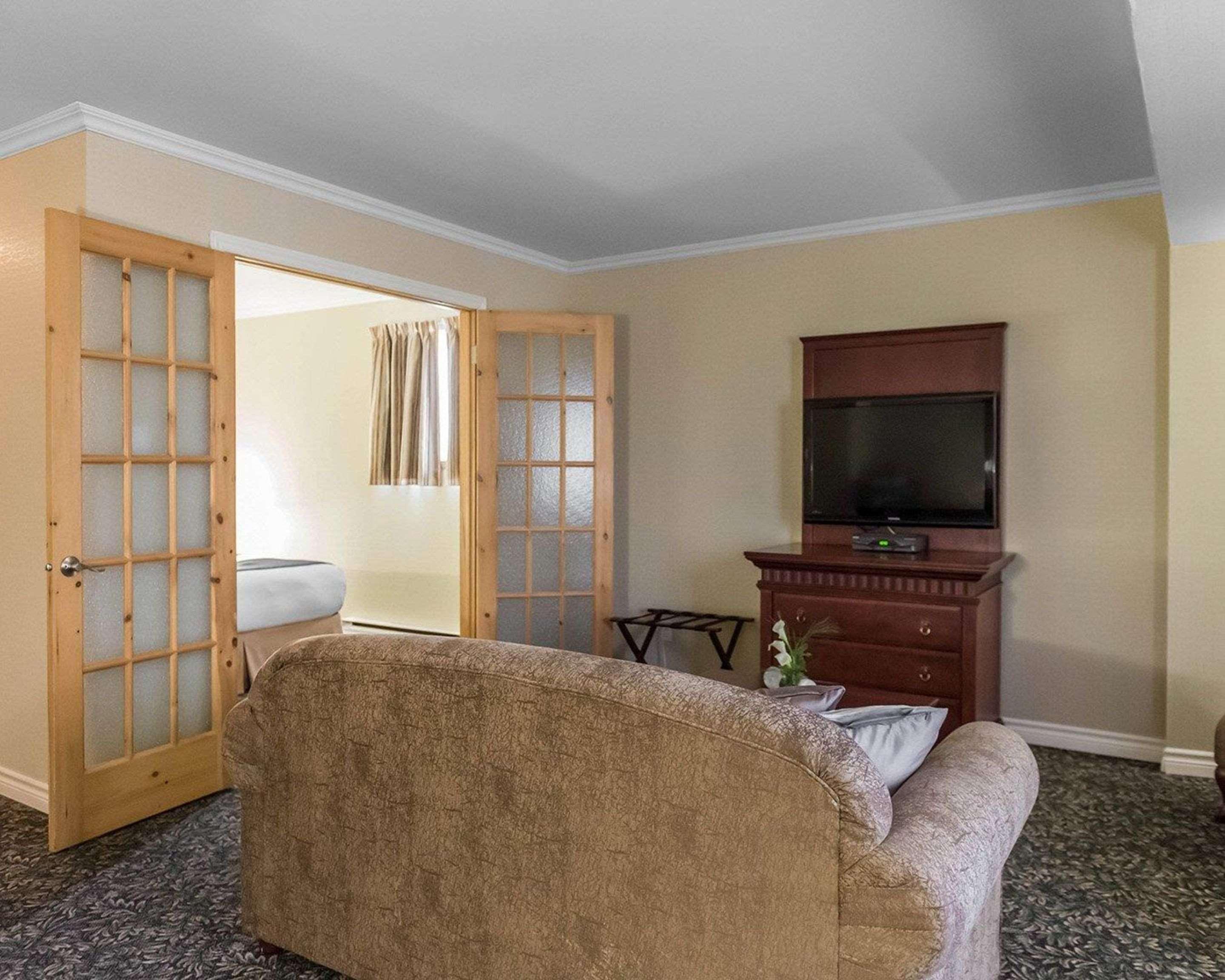Quality Inn Mont-Laurier Zewnętrze zdjęcie