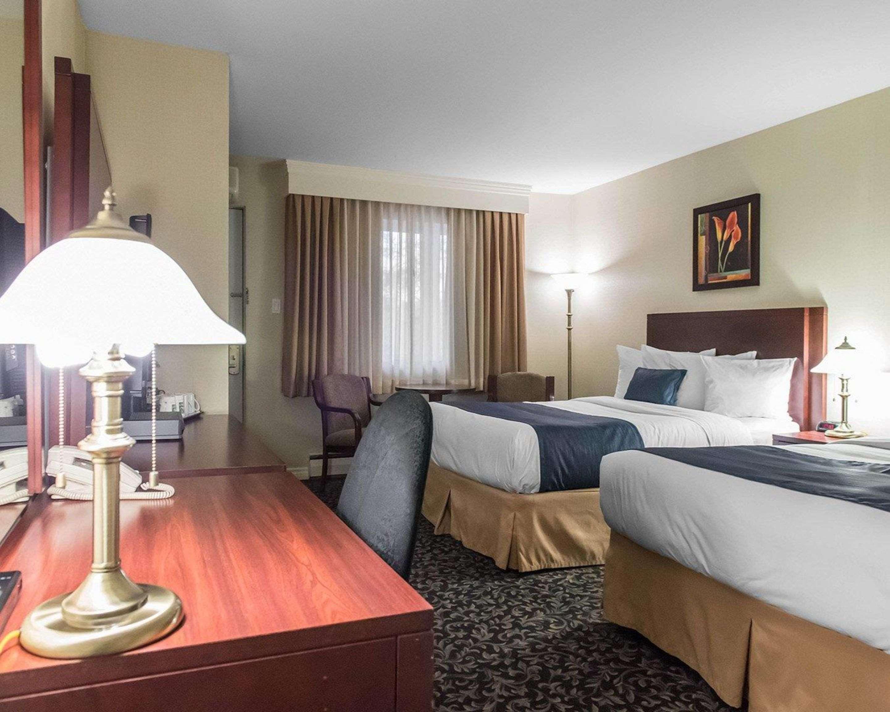 Quality Inn Mont-Laurier Zewnętrze zdjęcie