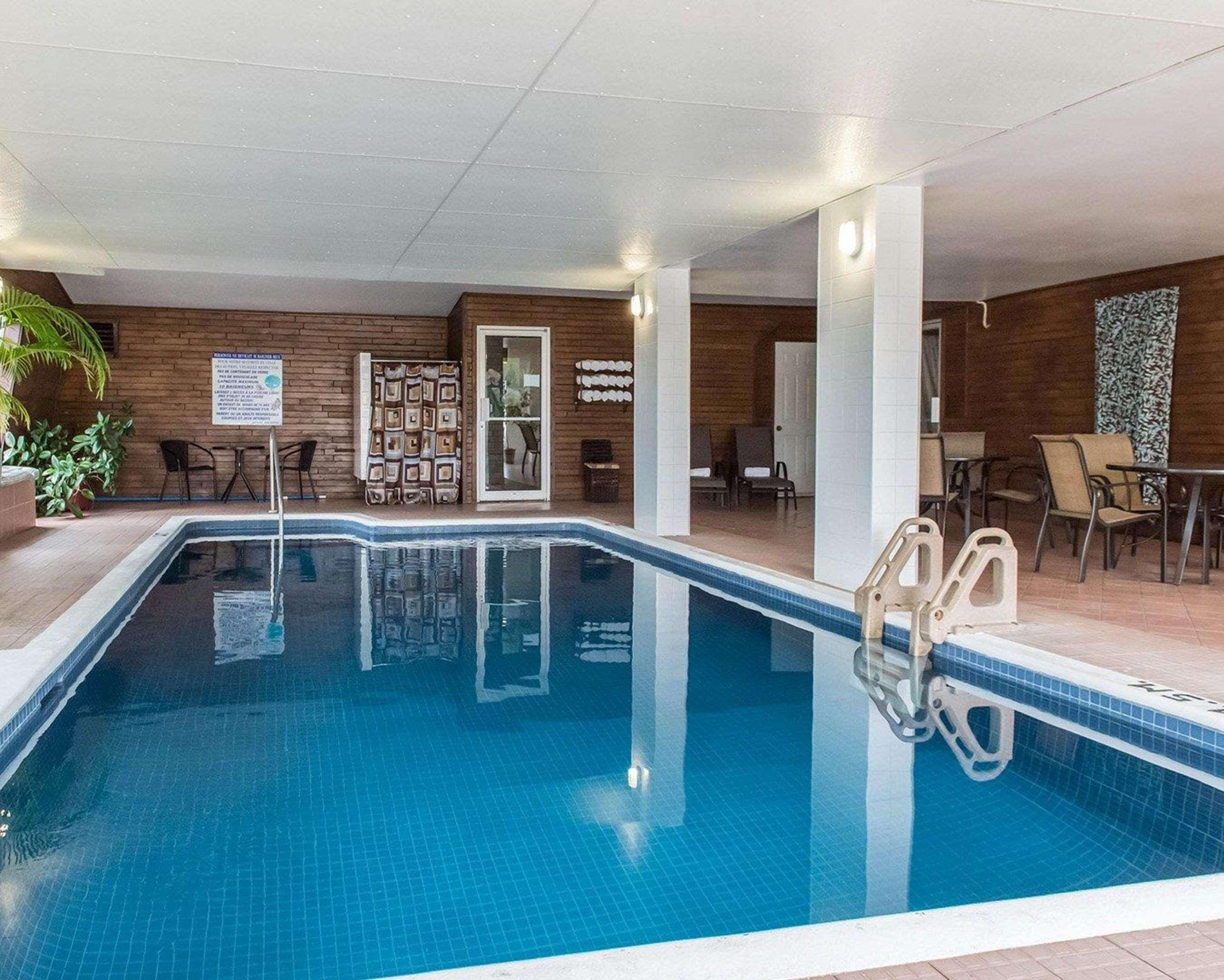 Quality Inn Mont-Laurier Zewnętrze zdjęcie