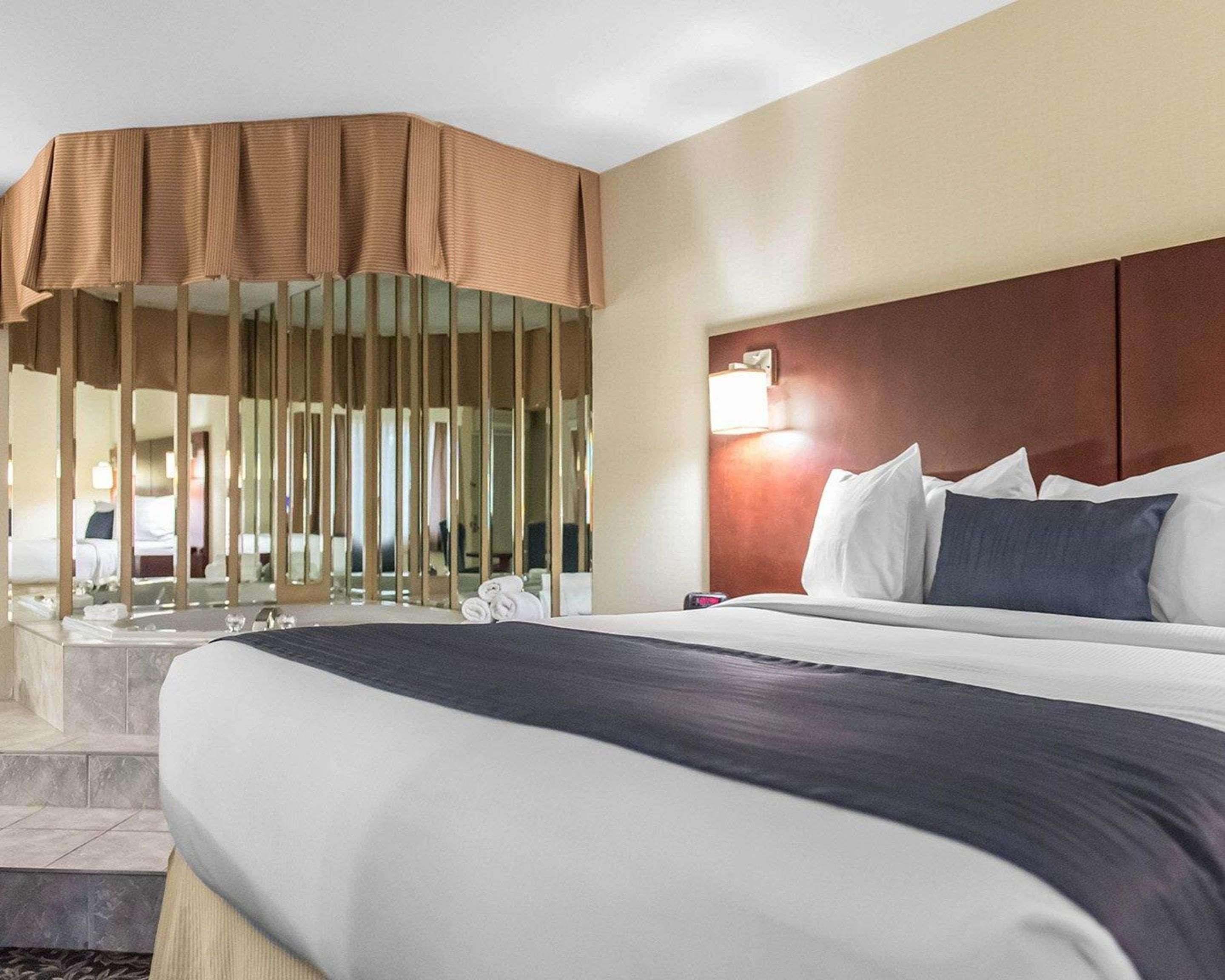 Quality Inn Mont-Laurier Zewnętrze zdjęcie