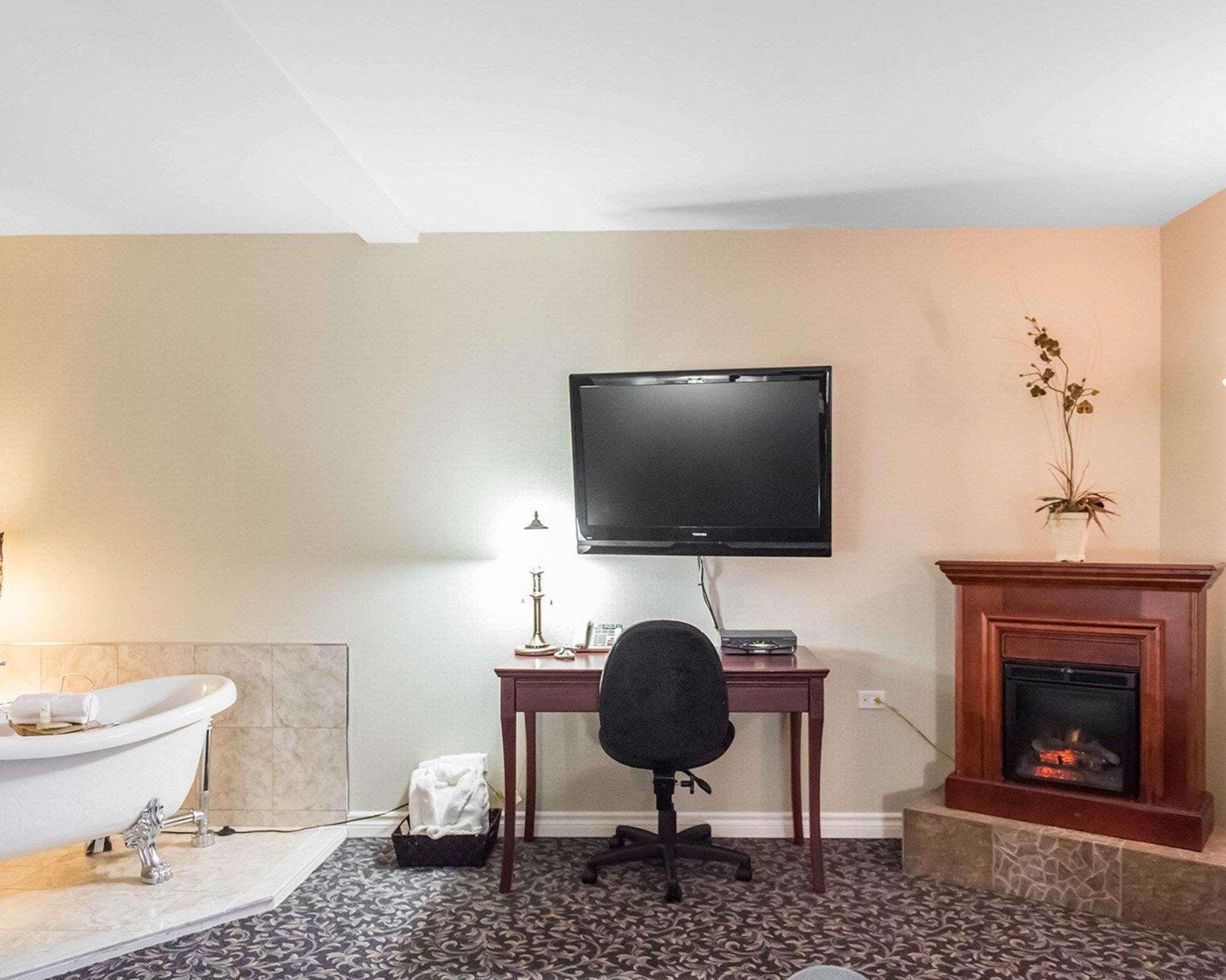 Quality Inn Mont-Laurier Zewnętrze zdjęcie