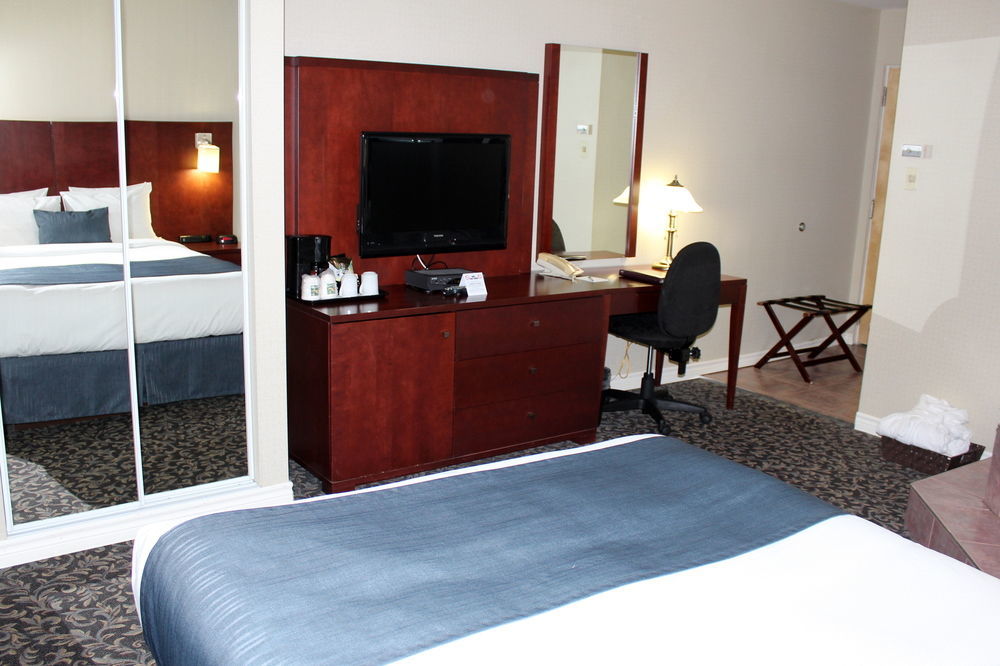 Quality Inn Mont-Laurier Zewnętrze zdjęcie