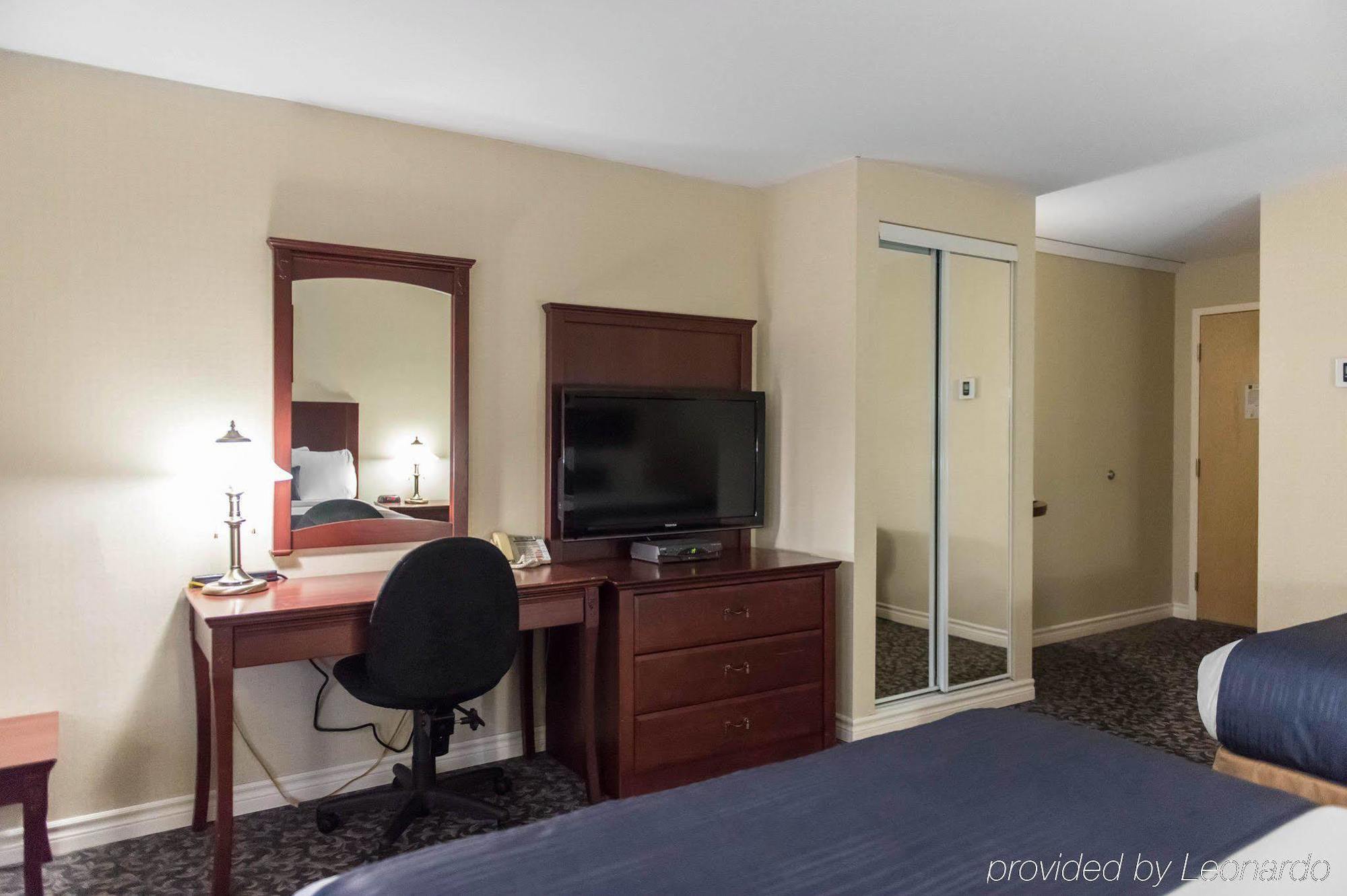 Quality Inn Mont-Laurier Zewnętrze zdjęcie